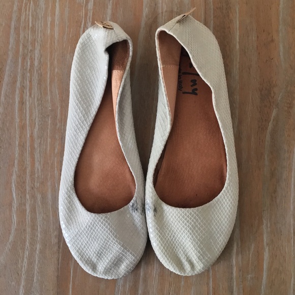 French Sole FS/NY Leather Snakeskin Print Flats - Picture 2 of 8